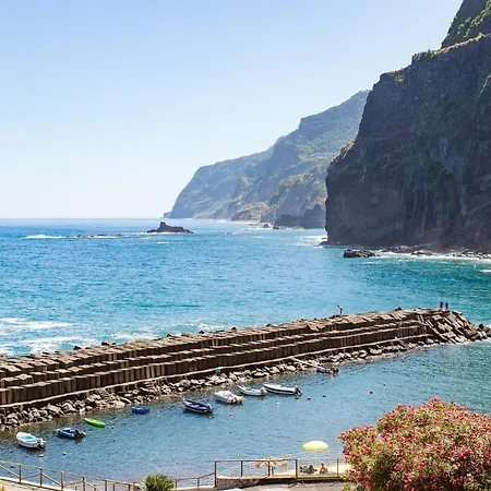 Дом отдыха Madeira Offline - *